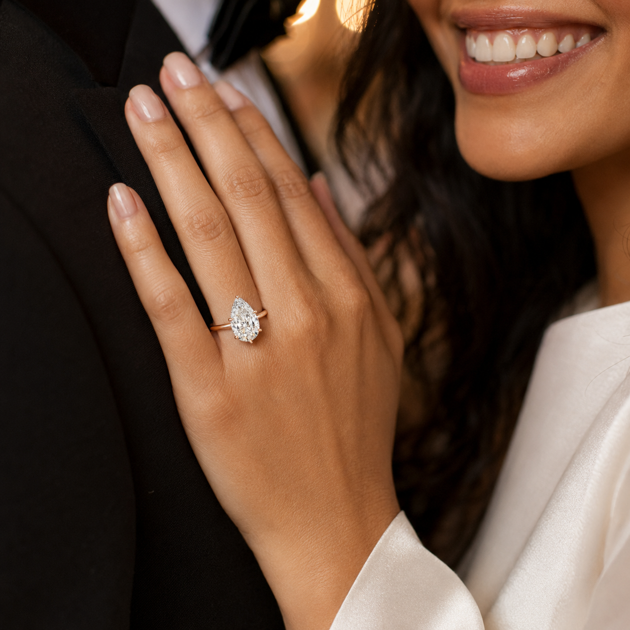Pear_Rose_Gold_02_Ring_Lifestyle.png