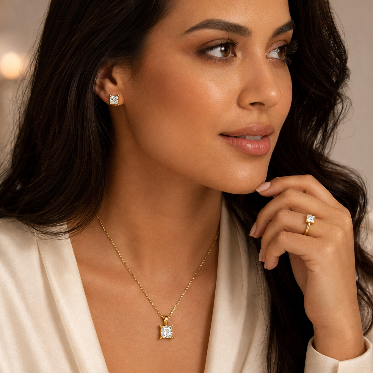 Princess_Yellow_Gold_08_Collection_Lifestyle.png