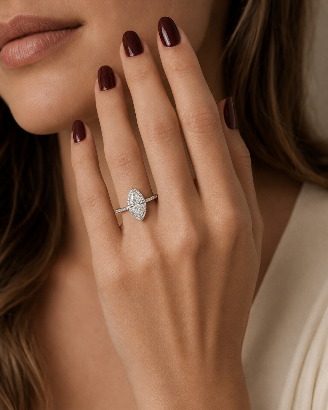 R10_Lifestyle_White-Metal_Marquise-Halo.png