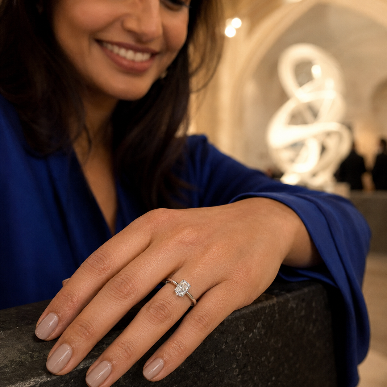 Radiant_White_Gold_02_Ring_Lifestyle.png
