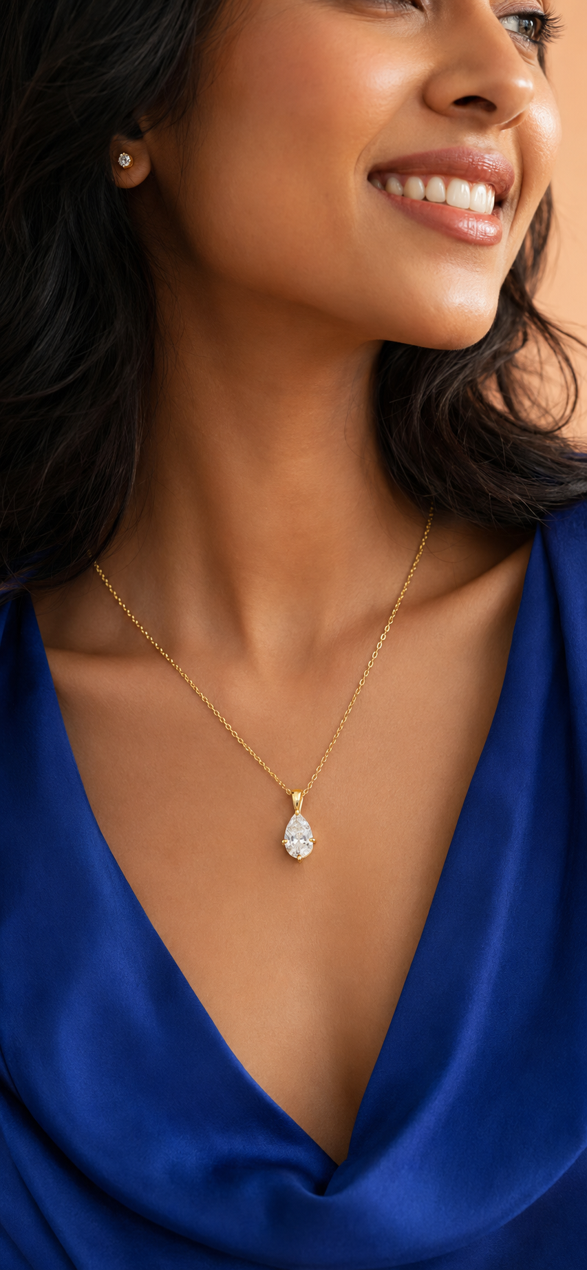 PN02_Lifestyle_Yellow-Gold_Pear-Drop-Solitaire.png