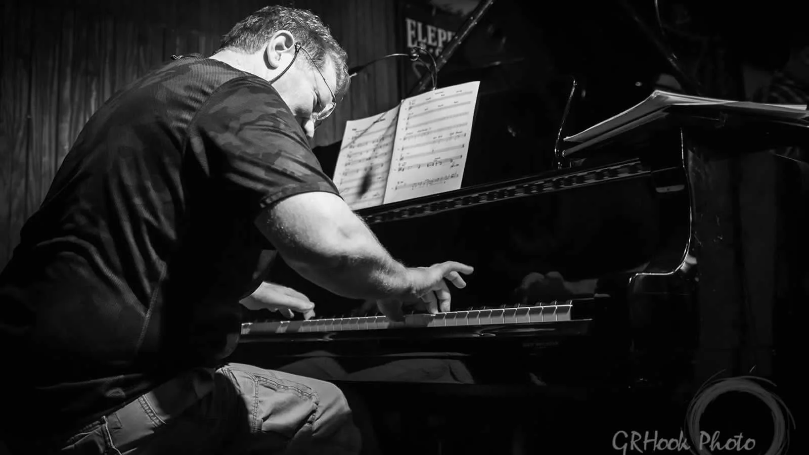 hank-hehmsoth-live-piano-elephant-room.jpg