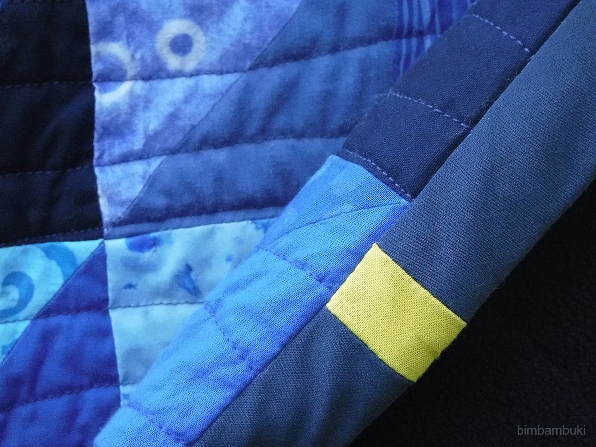 bimbambuki Three Yellow Fish Quilt 3.JPG