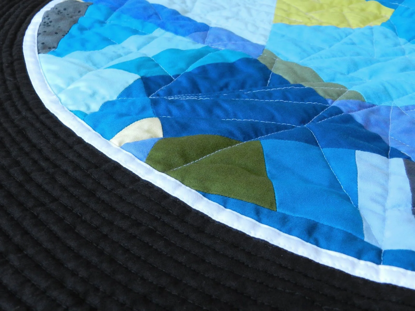 bimbambuki Super Blue Blood Moon Quilt 3.JPG