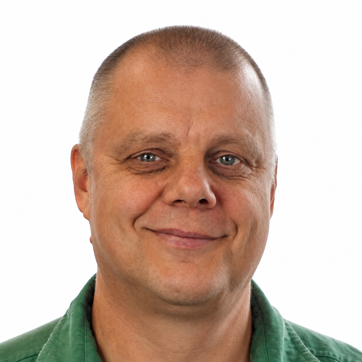 Headshot of Thon de Boer.