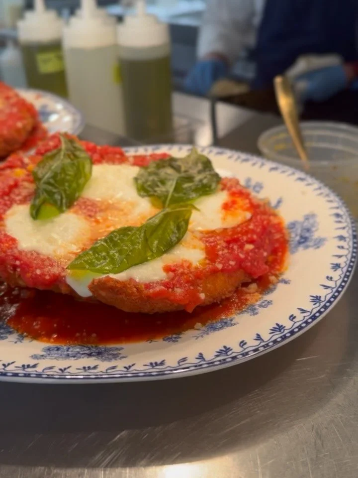 If you needed a sign to grab lunch at Stella&hellip; our Petaluma Chicken Parm is it. 🍝🔥 11:30-2pm, 9049 Sonoma Highway!