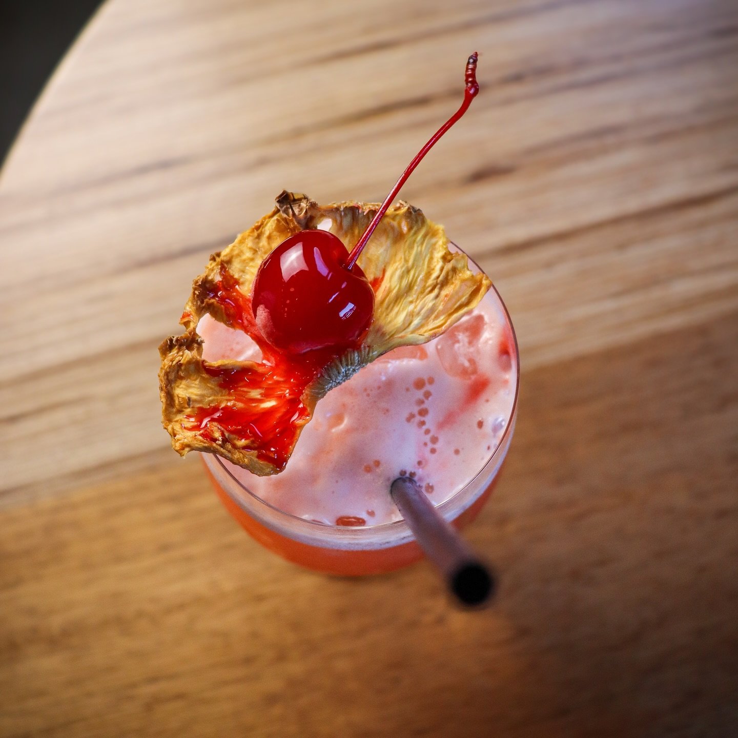 Meet the Kenwood Punch 🍹 
Ron Copa Rica Island Spice &amp; Silver, Pineapple Puree, Orange Juice with a splash of Grenadine. The perfect low proof sipper to end your day at Stella. #winebasedcocktails