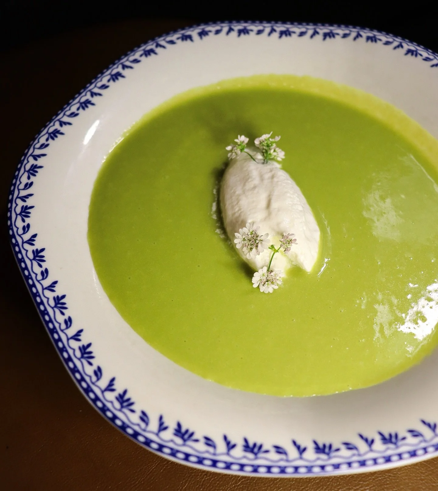 ASPARAGUS GAZPACHO | chilled asparagus soup,
limoncello chantilly, chive blossoms 🌼