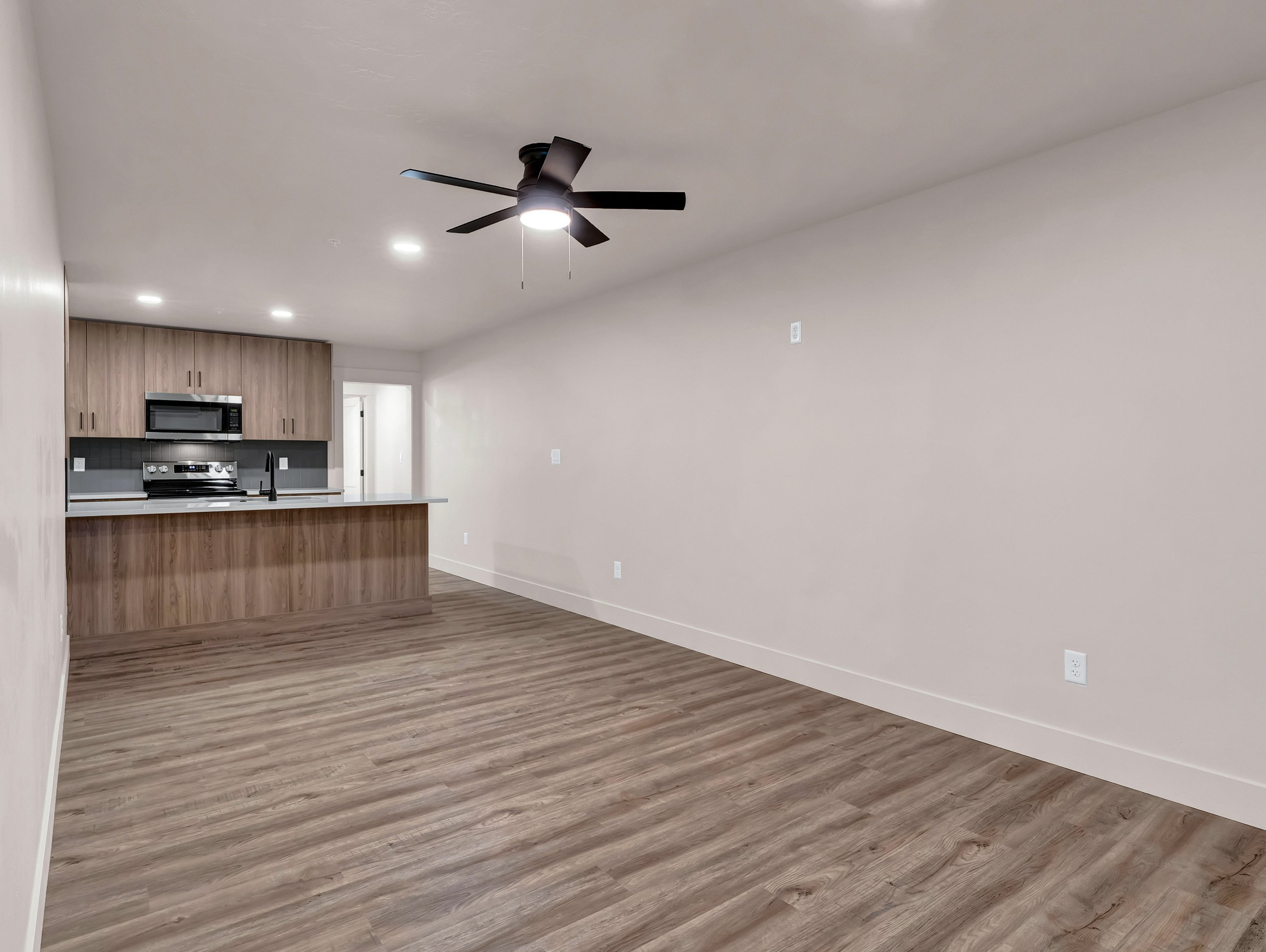 Triplex Interior Photo (5).jpg