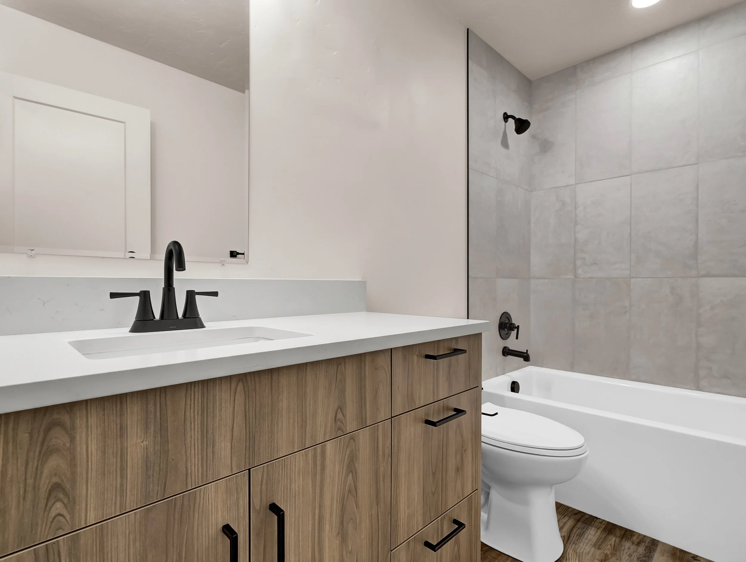 Triplex Interior 25.jpg