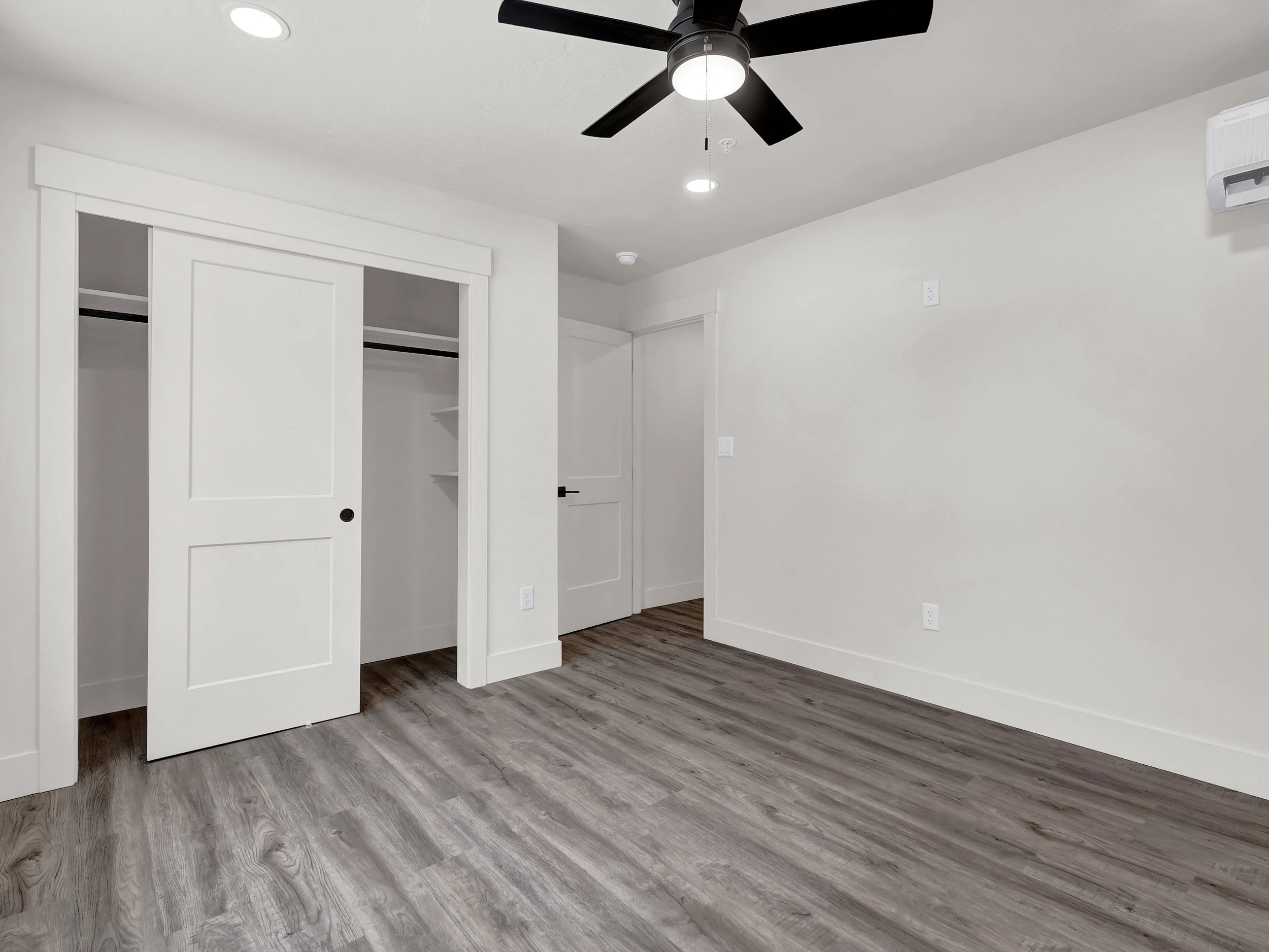 Triplex Interior Photo (9).jpg