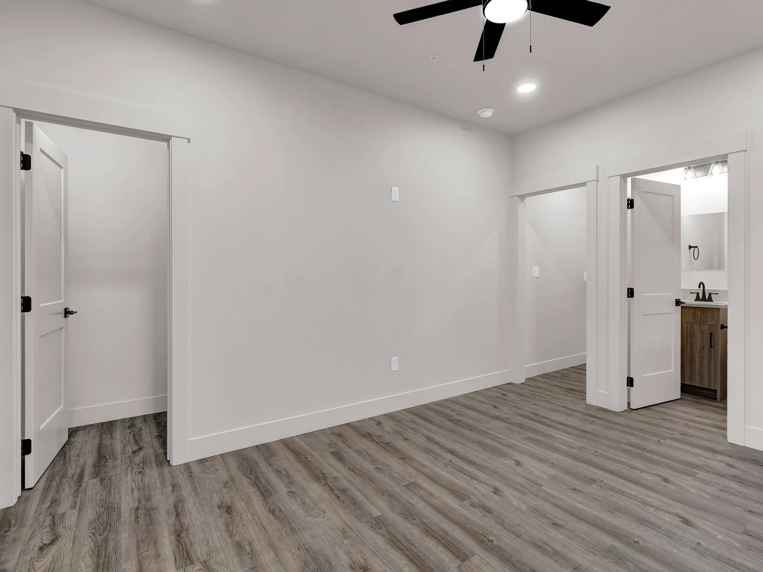 Triplex Interior 6.jpg