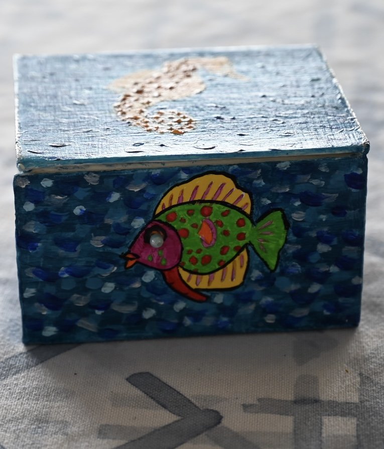 SeaHorsecube1b_5x5x4in_MixedMedia_bpie.jpg