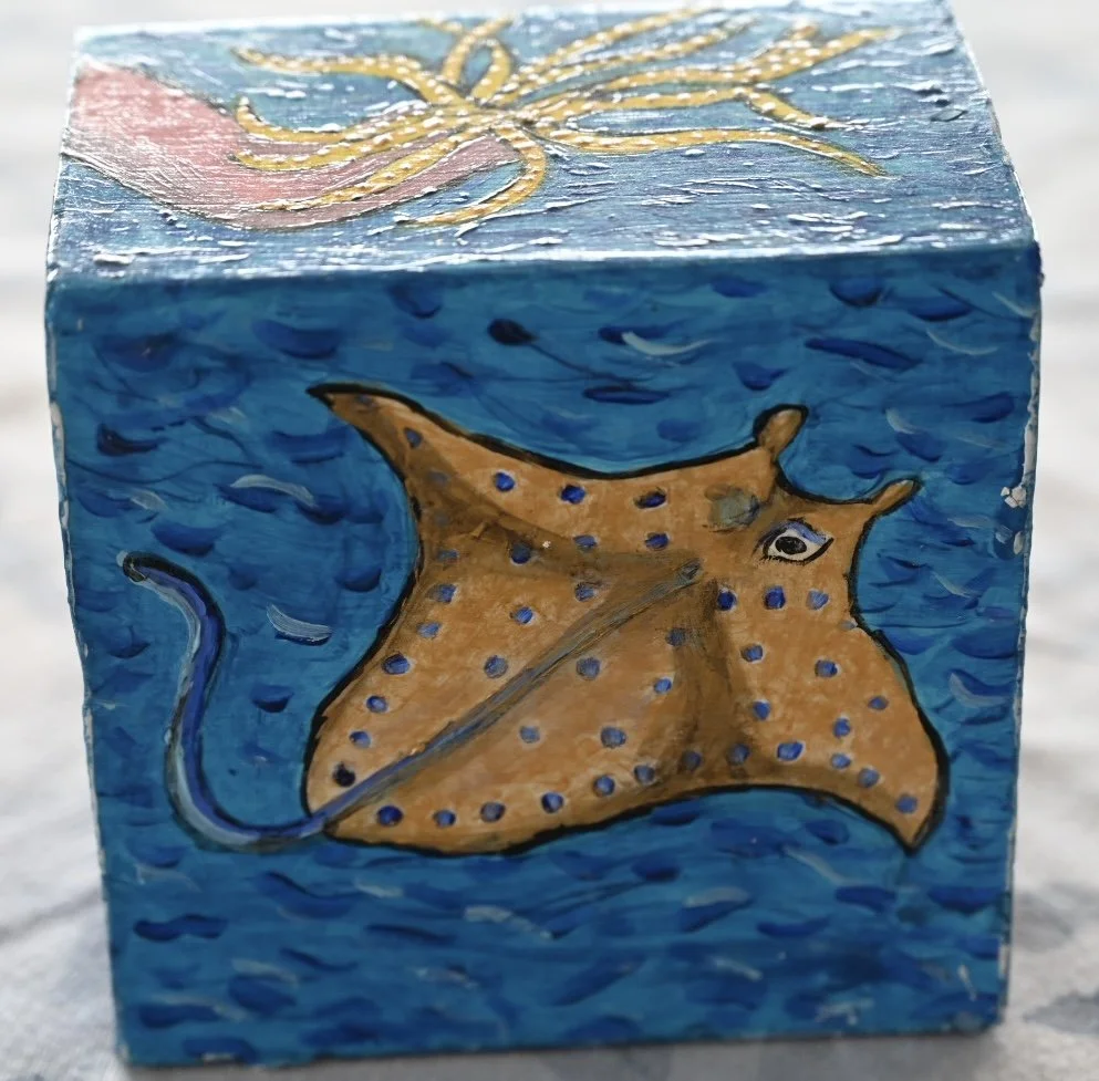 MantaRay_5x5x3.25in_MixedMediaonRepurposedBox_Bpie.jpg