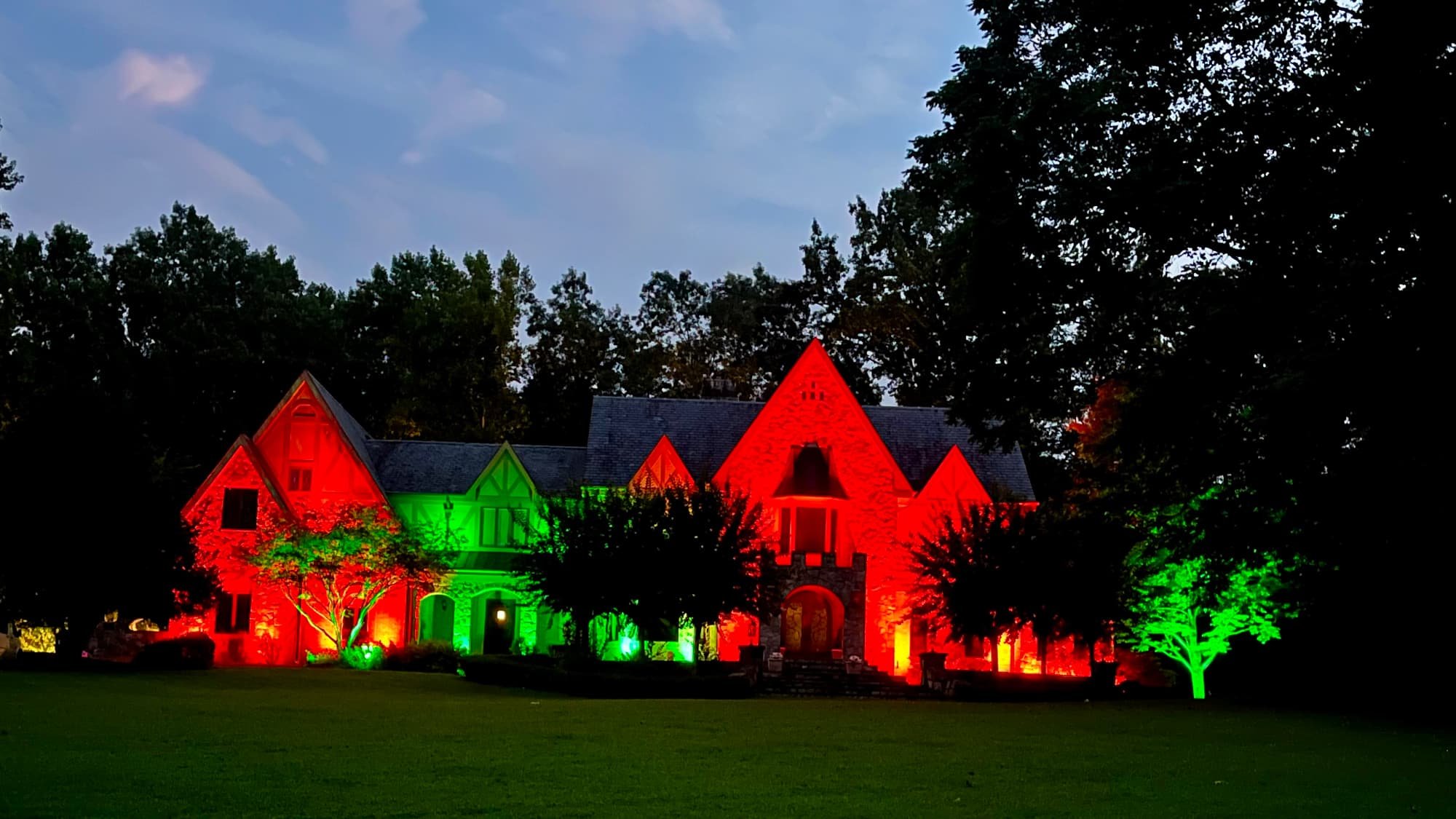 Why Loudoun Lighting Doesn’t Install Permanent Holiday Roofline Lights — And What We Recommend Instead