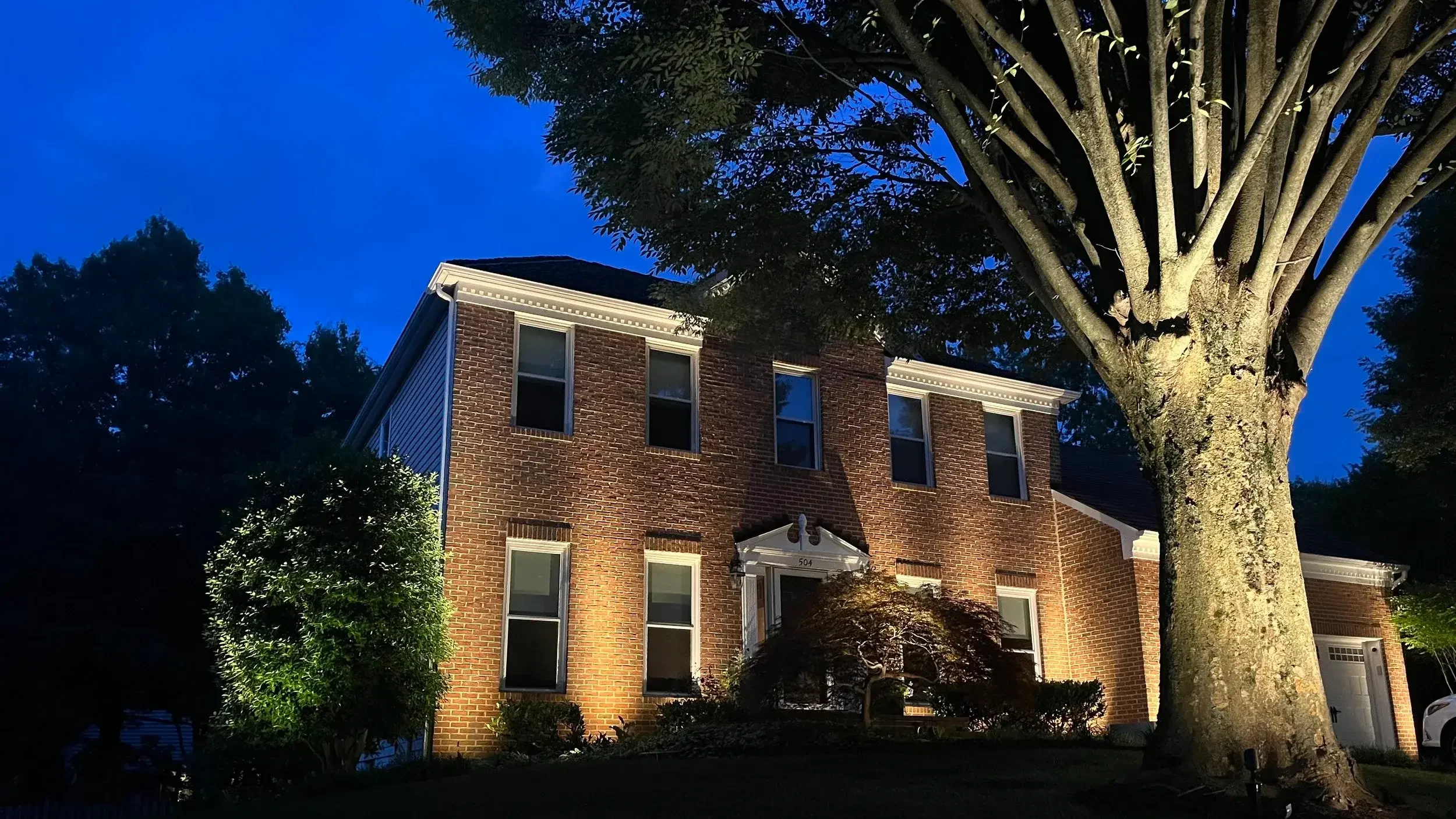 Choosing the Right Landscape Lighting Provider in Northern Virginia: A Guide by Loudoun Lighting
