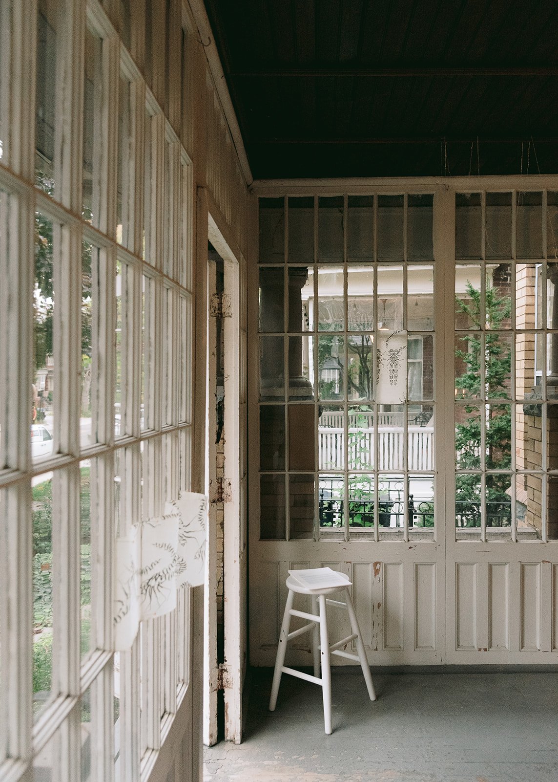 Twenty Five Hours, October 2025.
A temporal, collaborative installation curated by Na’ama Freeman, with ceramics by Jill Rosenzweig, Challah sculpture by Sidney Starkman, and candles and paper sculpture by Levana Katz.
 
Photographed by Hilary Dean.