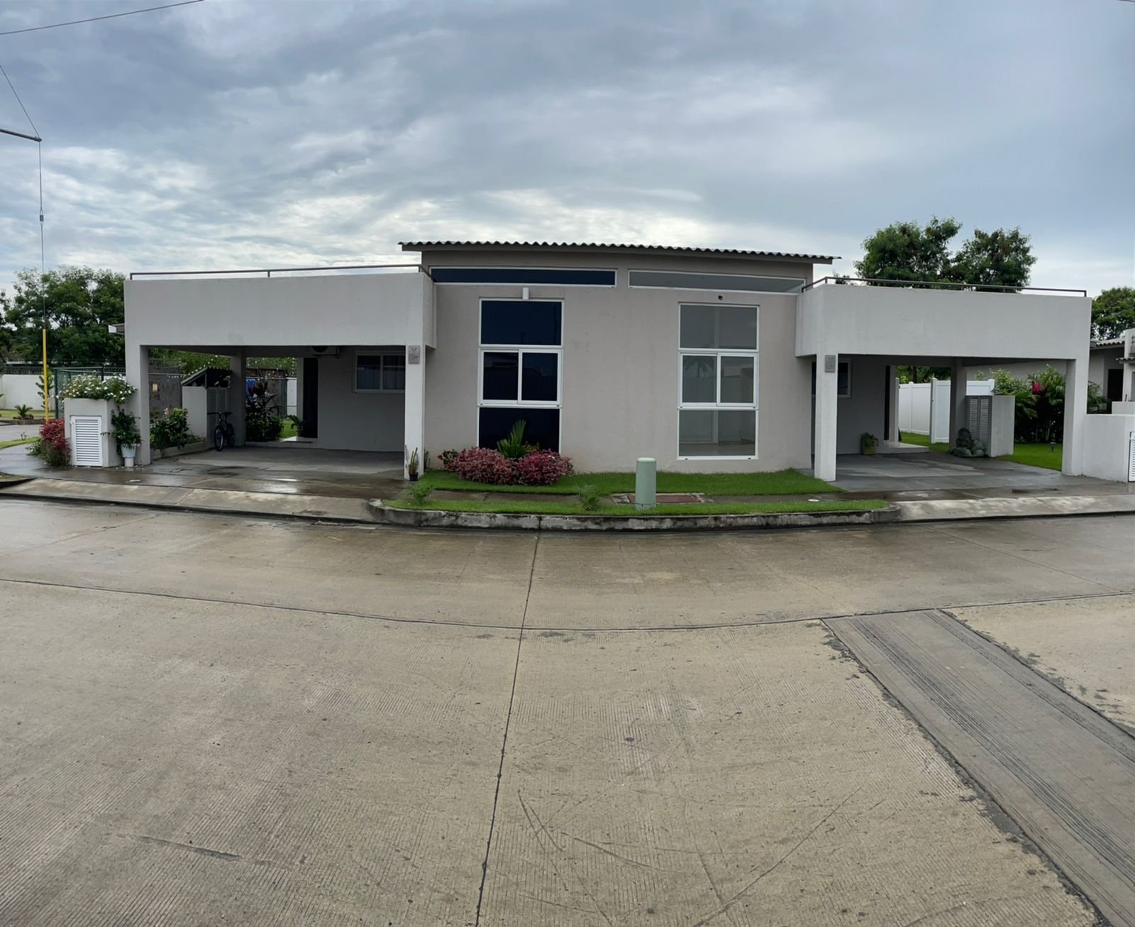 8b668817-18ce-4651-915d-67cd5bba563d.jpg