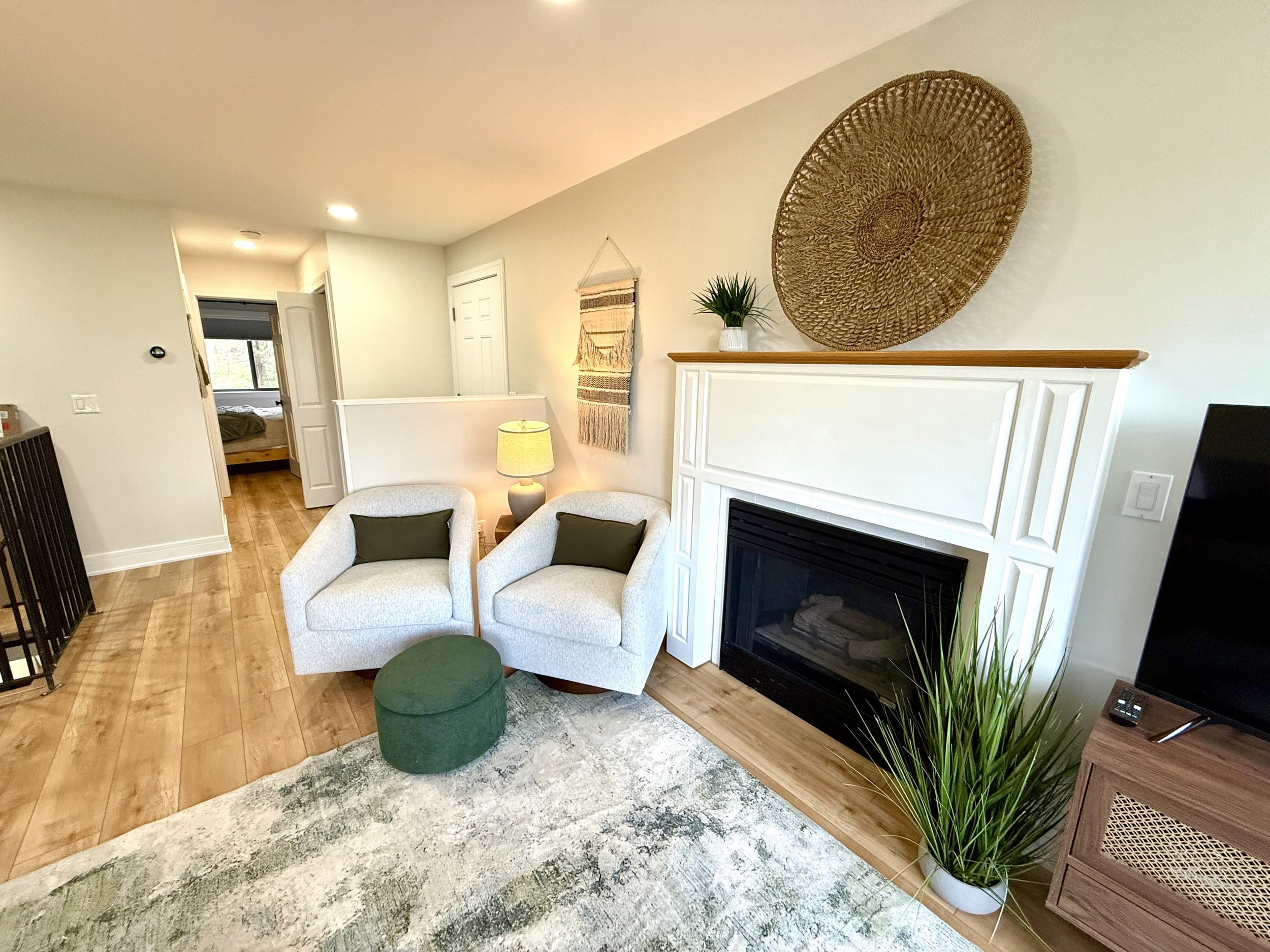 Northern NJ Short Term Rental Sitting area
