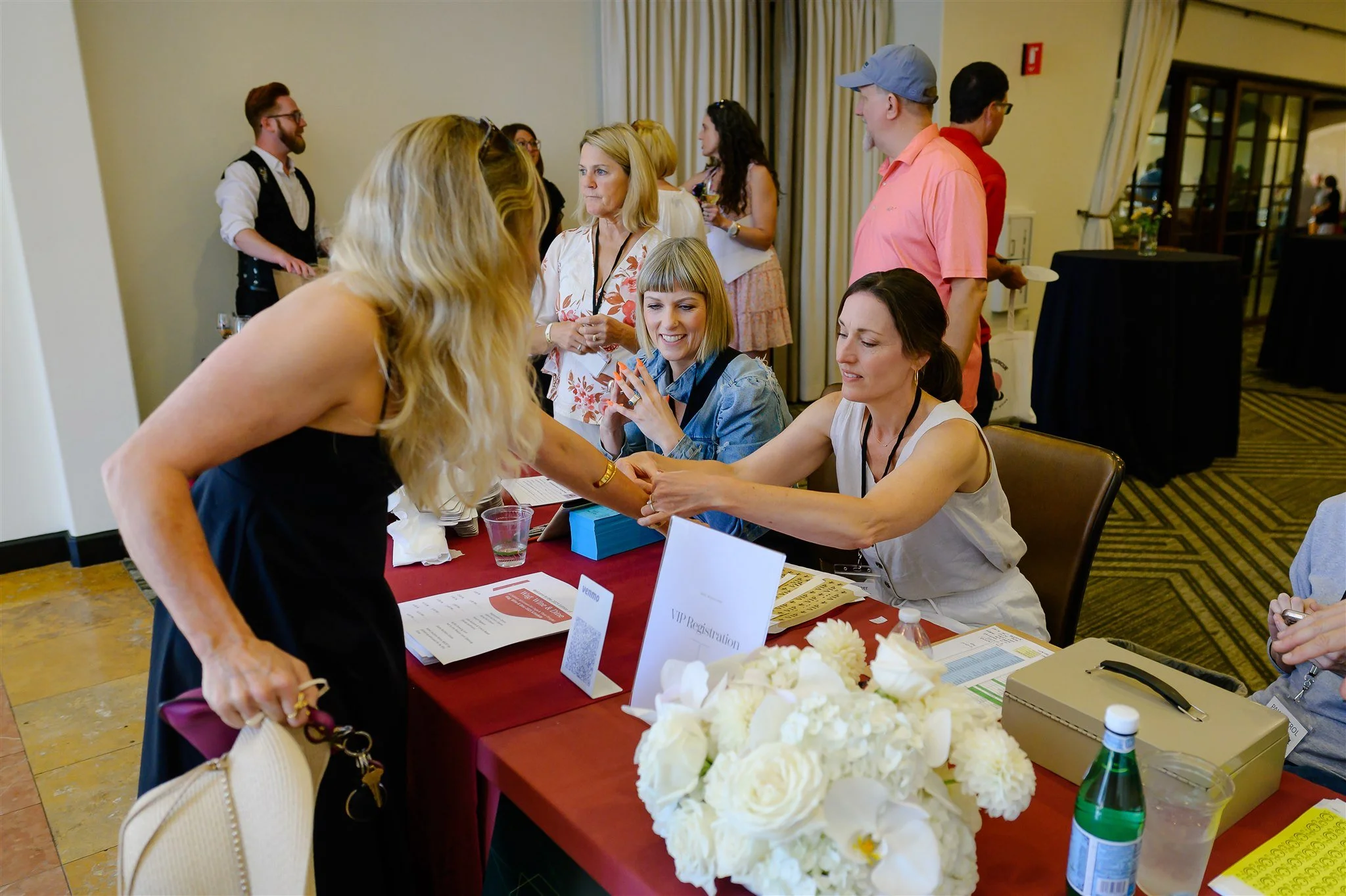 ALP_Wag_Wine_and_Dine_1125.jpg