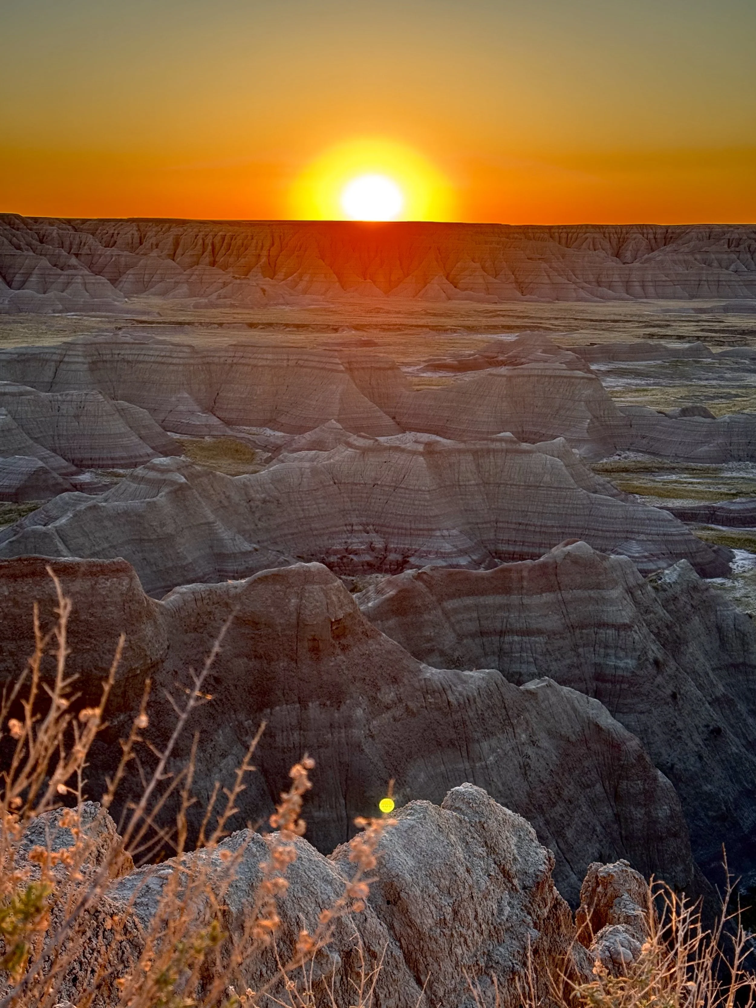 SouthDakotaRoadtrip-BigBadlandsOverlook-Sunrise-5.jpeg