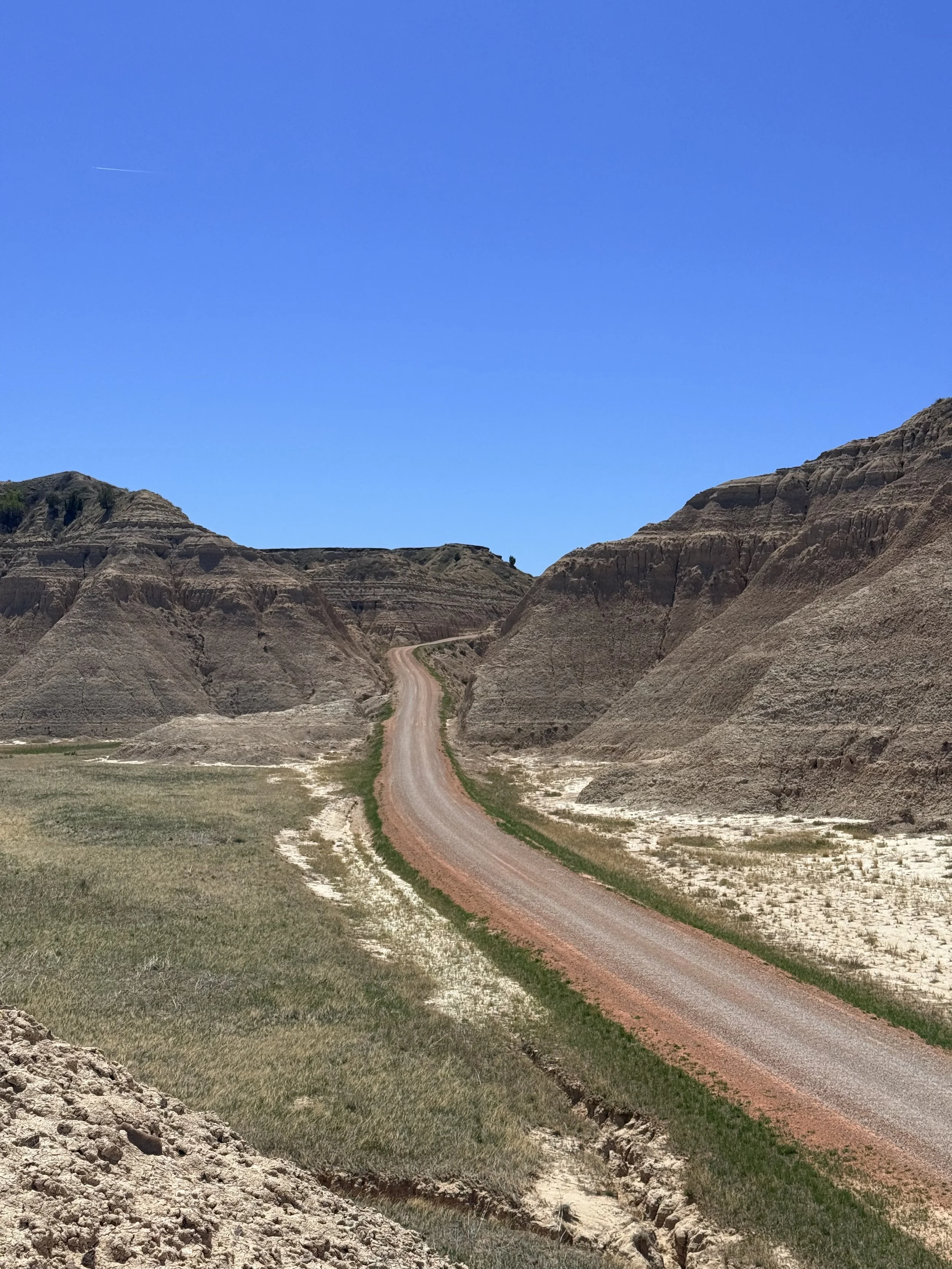 SouthDakotaRoadtrip-Badlands-SheepMountainTableRoad-14.jpeg