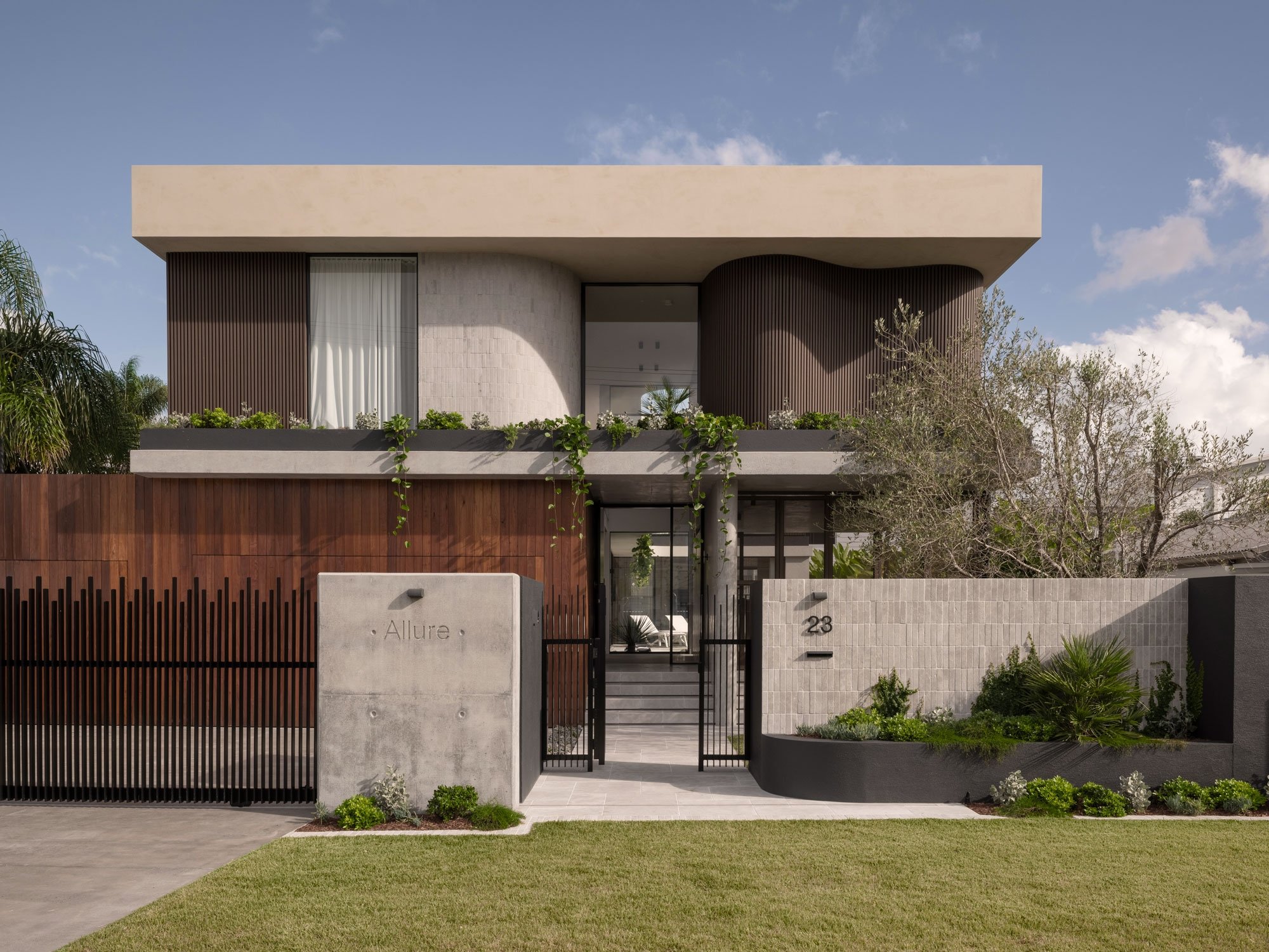 Sienna Tumbled Brick 2.jpg