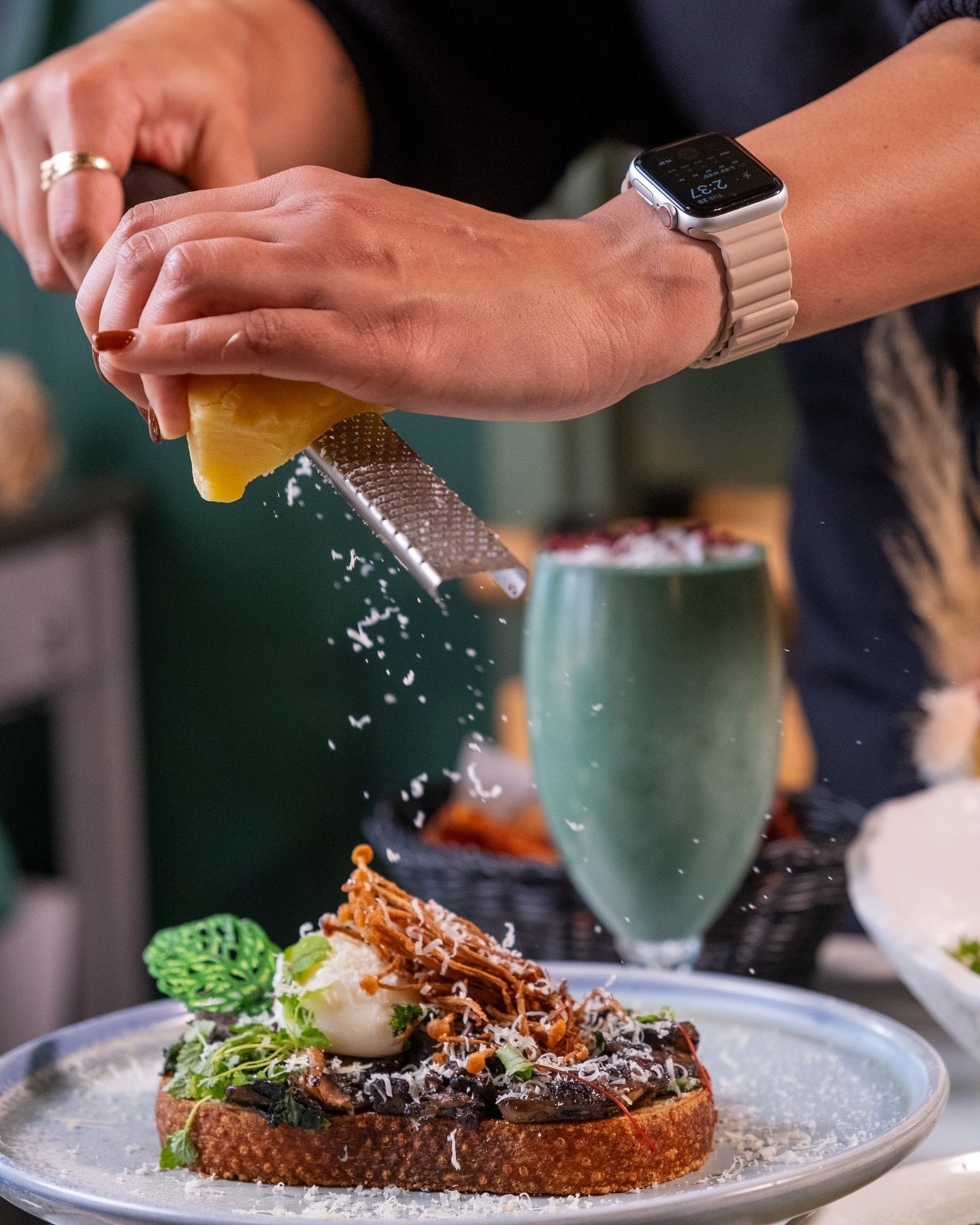 In the mood for good food? Visit @7thheavencafeau 🤤