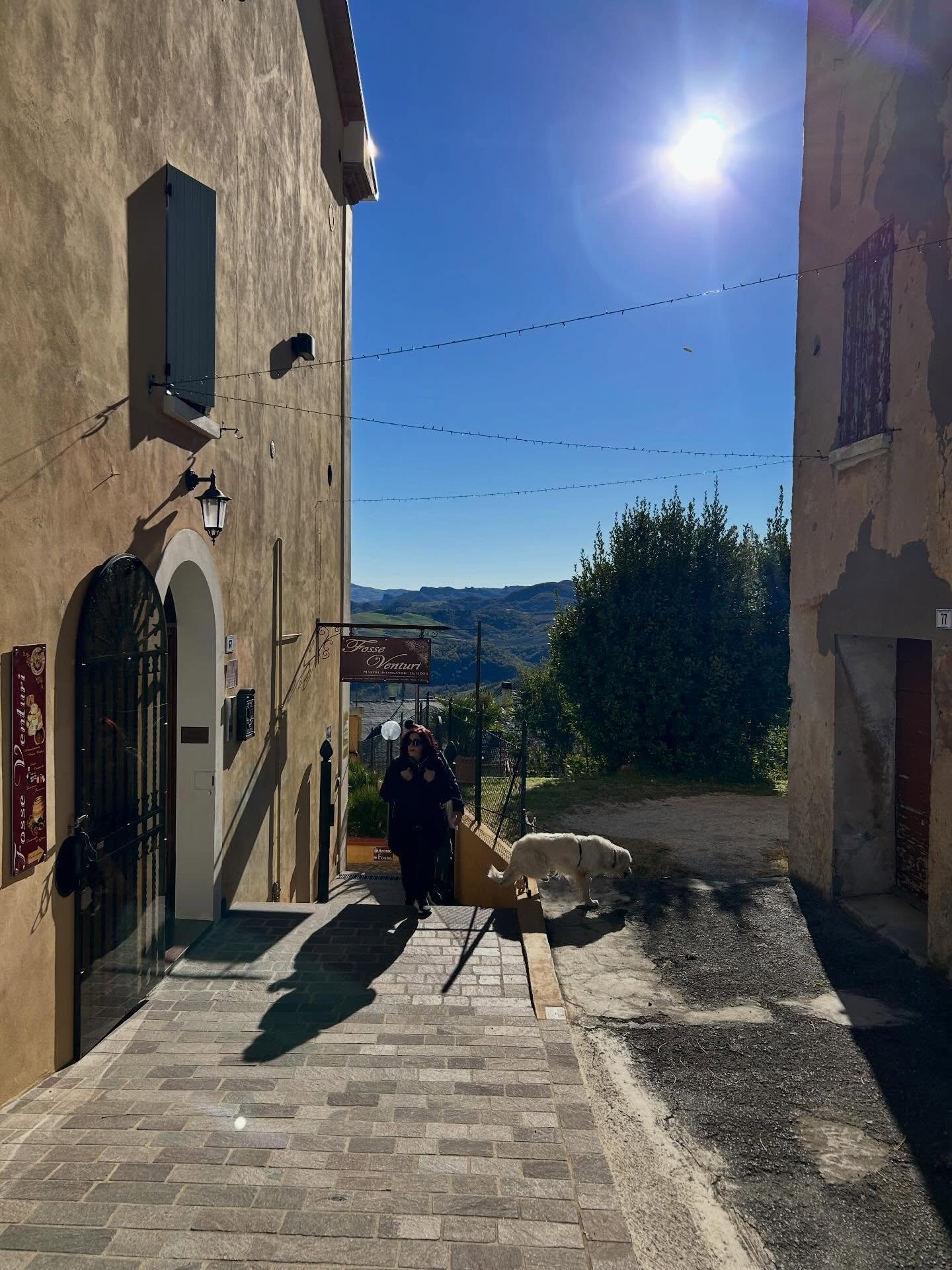 Every year in Sogliano al Rubicone, the Fiera del Formaggio di Fossa DOP @visitsoglianoalrubicone.it transforms the town into a celebration of one of Italy&rsquo;s most unique cheeses 🧀✨.

Late autumn here smells like earth, smoke, and cheese. The f