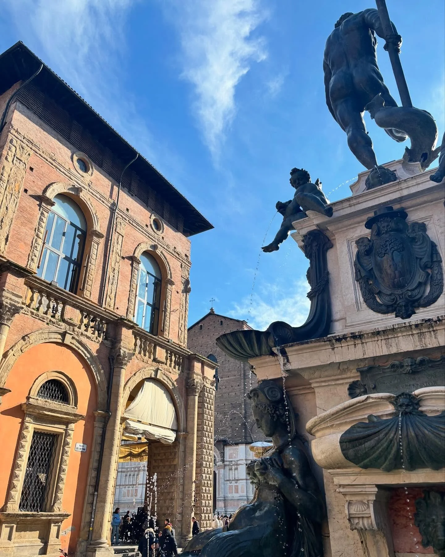 Bologna Food Tours &amp; Enogastronomia Experiences! 
.
Links and @linktr.ee 🔗 in profile 
@viaemiliachef 
.
.
@tastebologna 
#emiliaromagna #bologna #pastafresca #comacchio #anguillamarinata #bolognafoodtour #pasta #gelato #salumi #vini #fattoamano