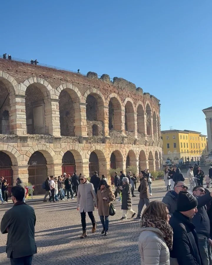 &ldquo;All roads in Verona lead me to you&hellip;.Juliet.&rdquo; WS.

.
@osteriamondodoro #verona 
#veronaitaly #romeoandjuliet #veneto #amarone #risotto #whereforeartthou #pontepietra #tortelli #milanocortina2026 #veronacentro #arenadiverona #whoisj