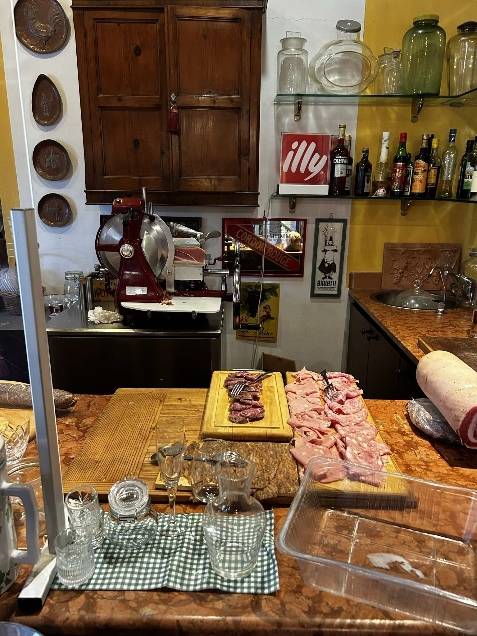 Salumi counter