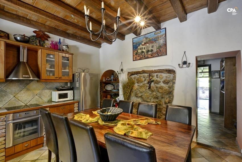 37f90677-5d5a-4b4e-82f6-2d48bb642860 2.JPG