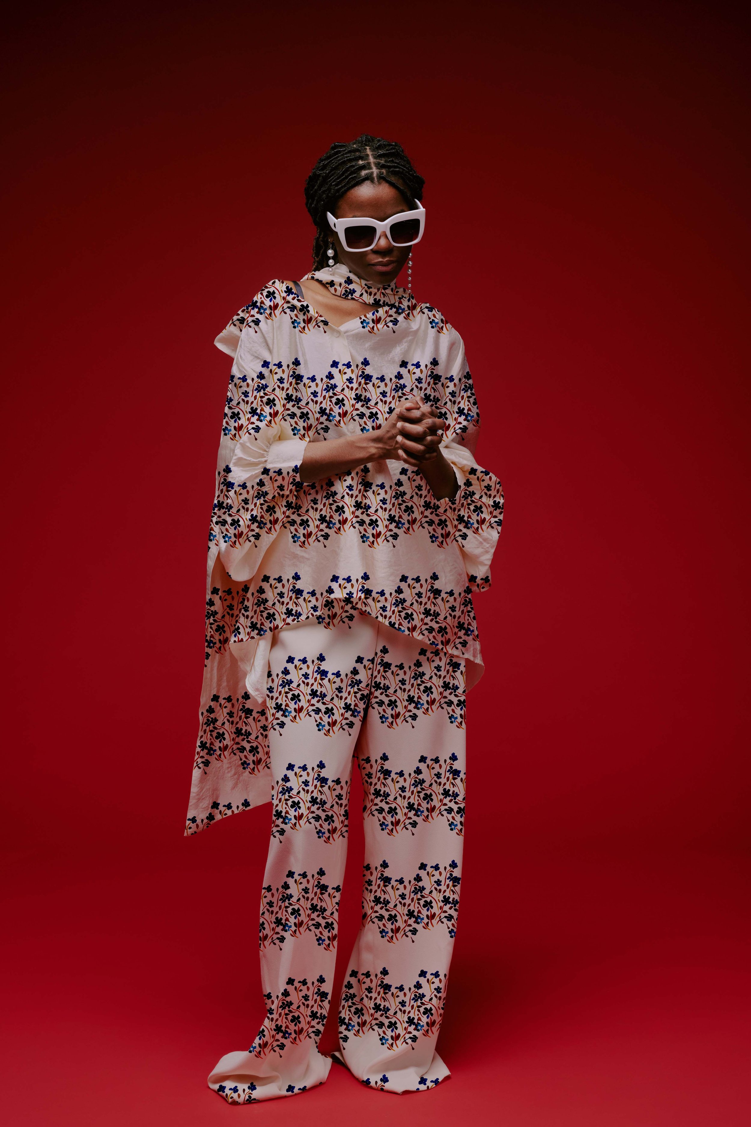 LADYFULLOUTFITflow.jpg