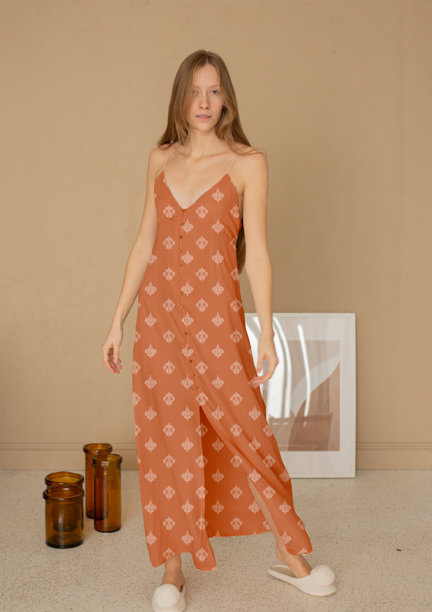 Ladysleepdress.png