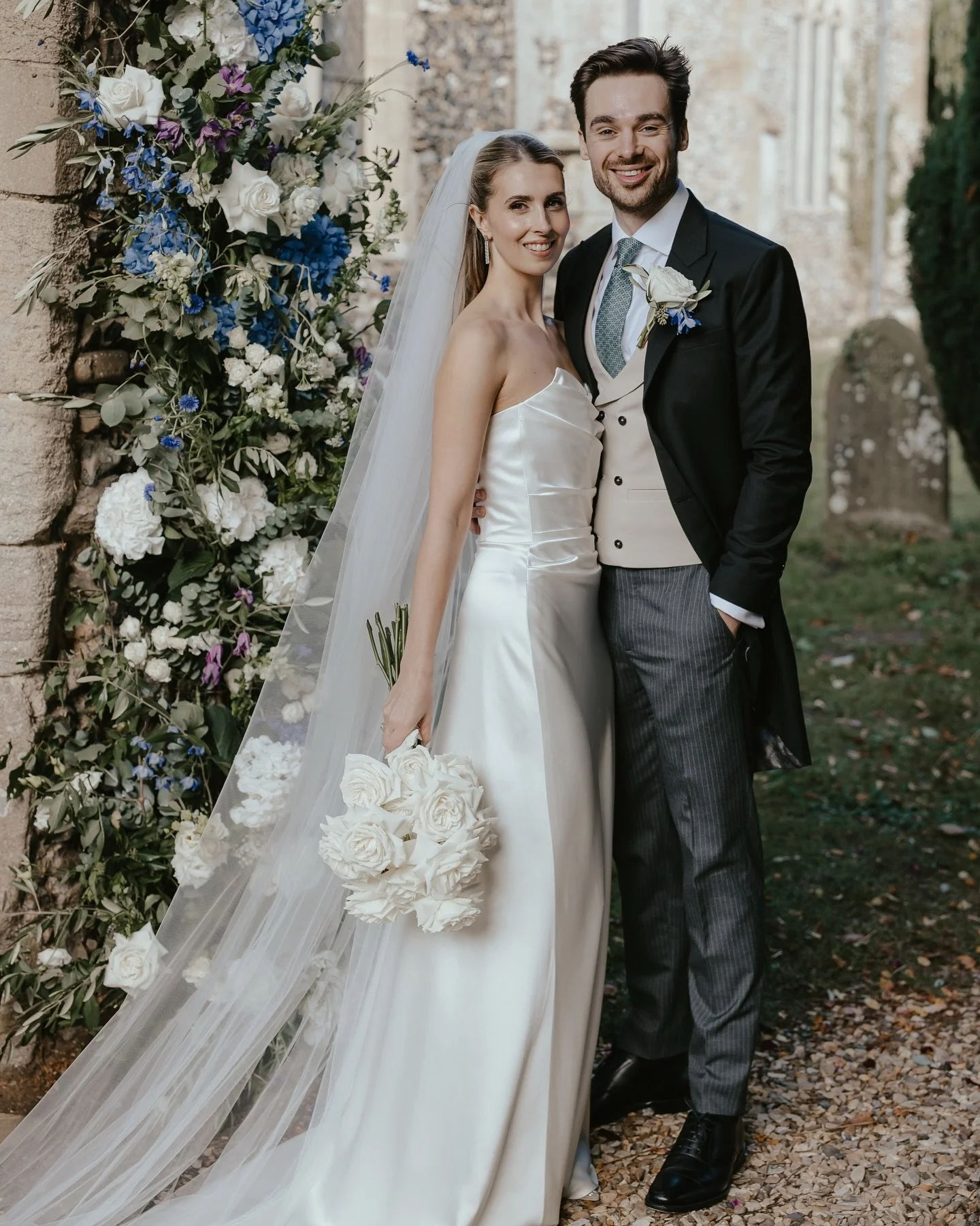 Liv &amp; Conor&rsquo;s wedding was nothing short of magical 💫 

There is something so special about your wedding venue being your parents home surrounded by the people who love you most. The warmth, the laughter, the memories, it all felt extra mea