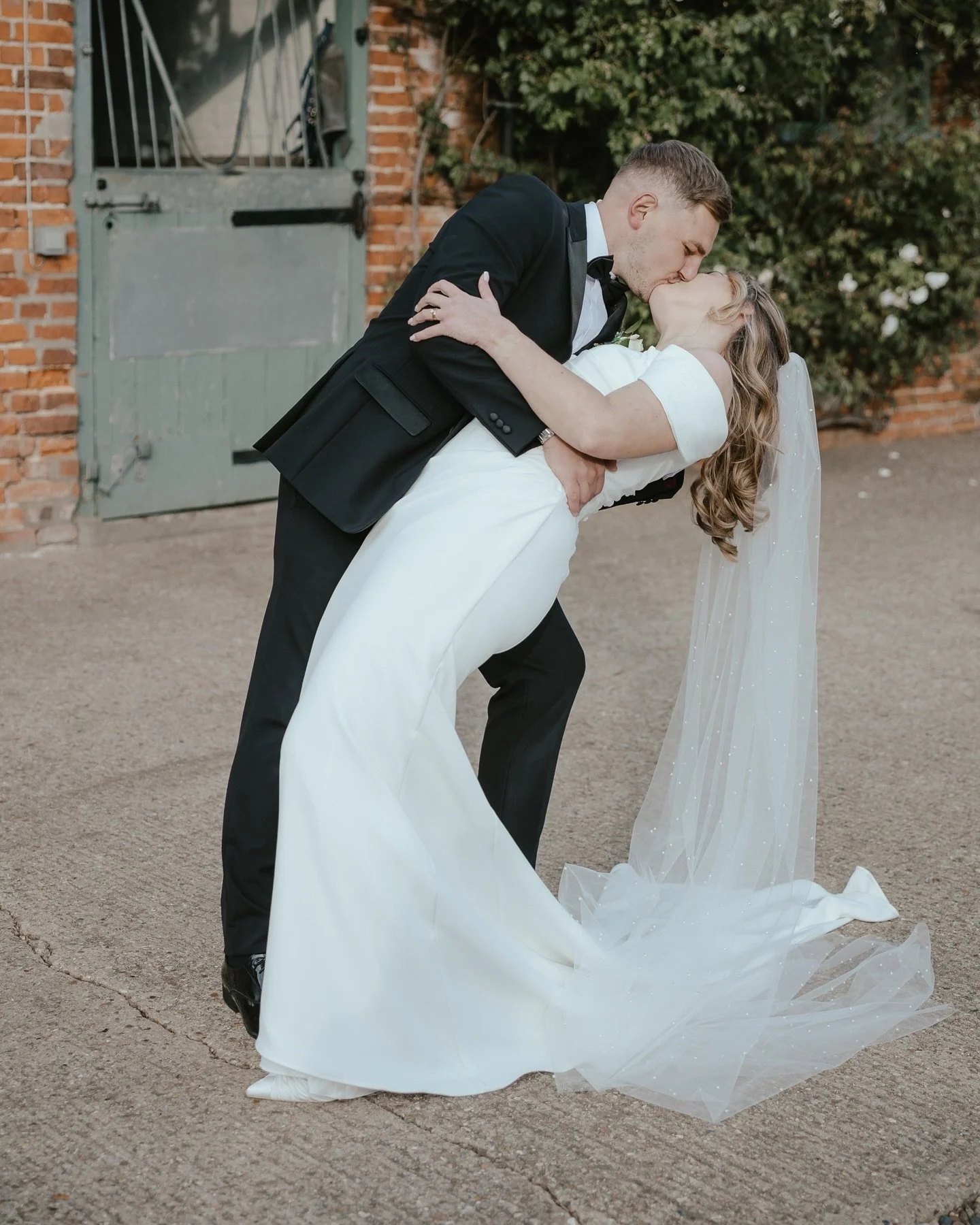 Josh &amp; Lucy&rsquo;s black tie wedding at Henstead Pavilion at the weekend was pure elegance 🤍 

Stunning florals, heartfelt moments, and the most loveliest couple. What a pleasure to be part of @lucy_jane00 @ph1lp 

Photographer- @samantha_jayne
