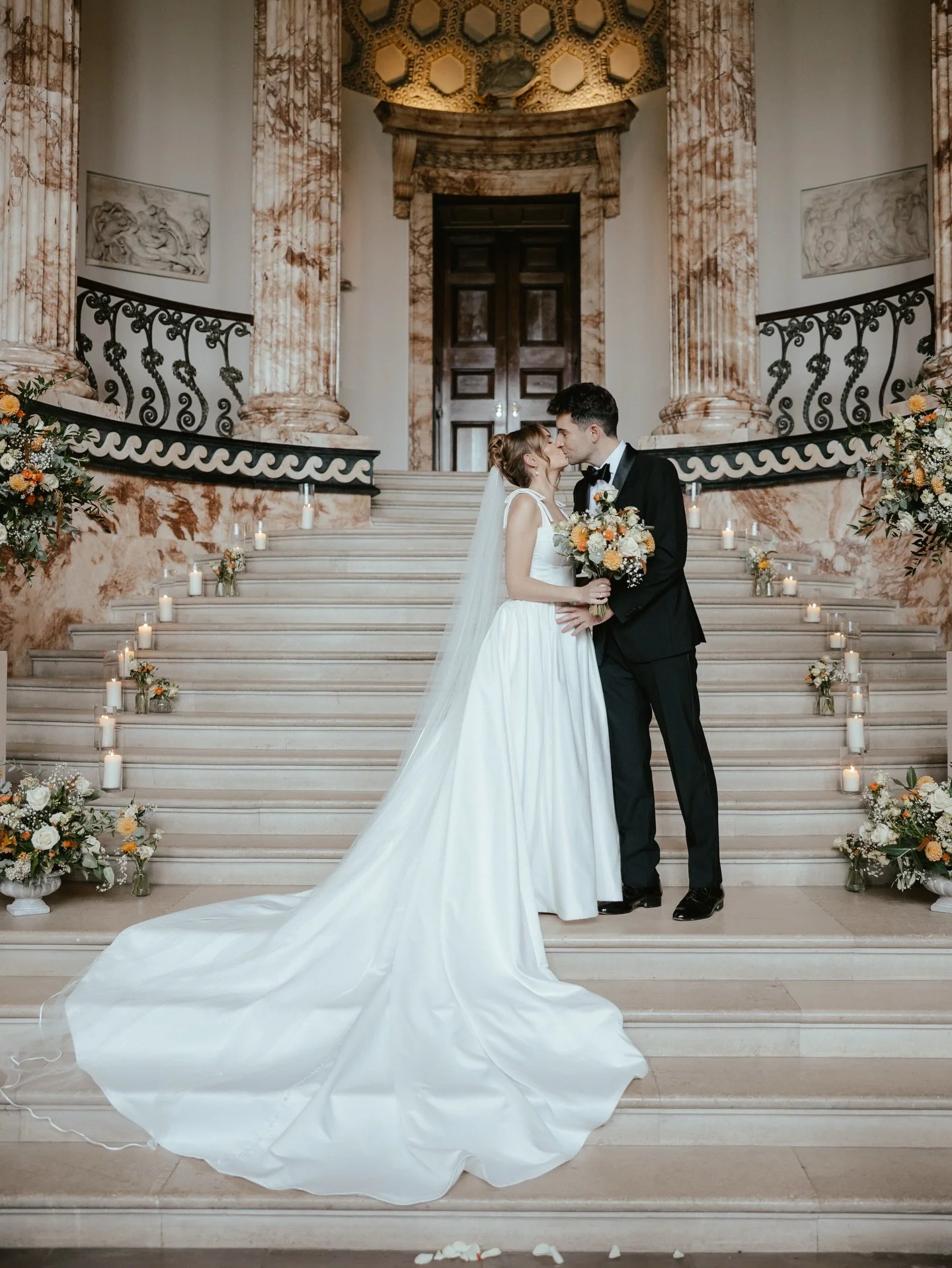 Because one angle was never enough 🤍

The beautiful Jess &amp; Jake&rsquo;s ceremony at @holkhamweddings captured from every side. 

It&rsquo;s a photographers dream to be able to capture the ceremony from so many angles. Holkham will always be one 