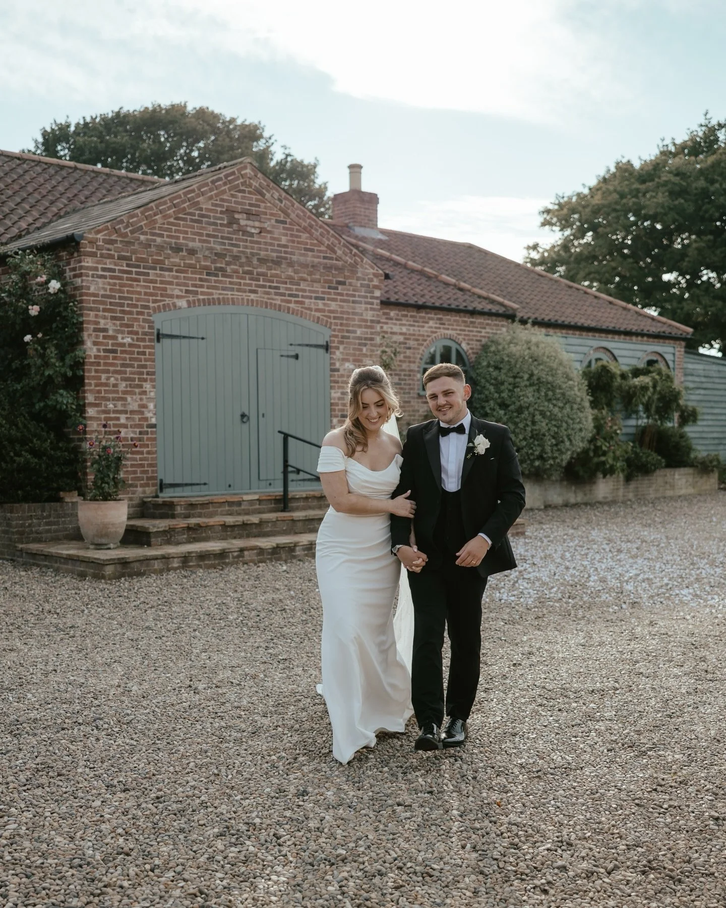 Lucy and Josh&rsquo;s wedding day was full of laughter, emotion and the kind of love you feel in every photo 🤍

Henstead Pavilion was the perfect backdrop for a beautiful, intimate wedding @lucy_jane00 @ph1lp 

Photographer- @samantha_jayne_photogra