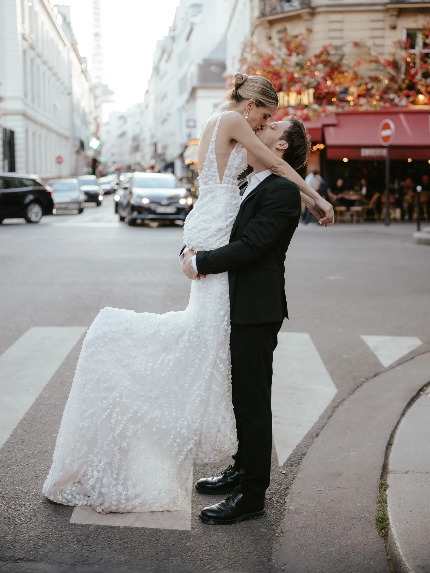 It&rsquo;s been a whole year since this amazing shoot/trip. A full day exploring the best parts of Paris and getting creative 🇫🇷 

Photographer: @samantha_jayne_photography 
Concept &amp; Planning: @imagesbyanna @samantha_jayne_photography 
MUA: @s