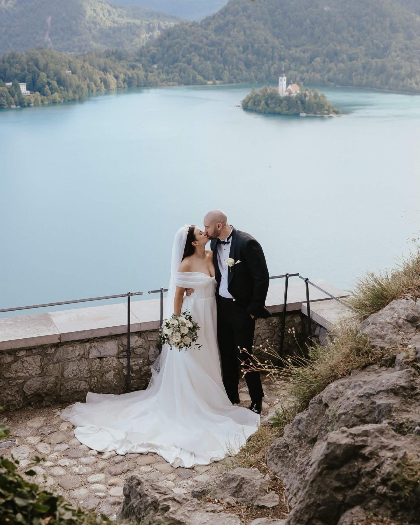 Reminiscing back to last year in Lake Bled, capturing the most beautiful wedding of Jay &amp; Shauna 🤍

From the stillness of the lake to the magic of the mountains, every moment felt like something out of a dream. So grateful to have documented suc