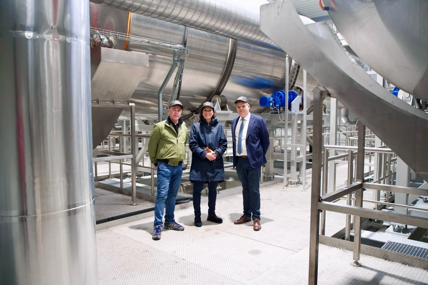 Gestern durfte ich Wirtschaftsministerin Colette Boos-John in Weimar begr&uuml;&szlig;en 🤝

Gemeinsam haben wir zwei starke Unternehmen vor Ort besucht: Bindewald N&uuml;tzel Specialmalt GmbH (N&uuml;tzel M&uuml;hle)und Bayer. 

Der Austausch war kl