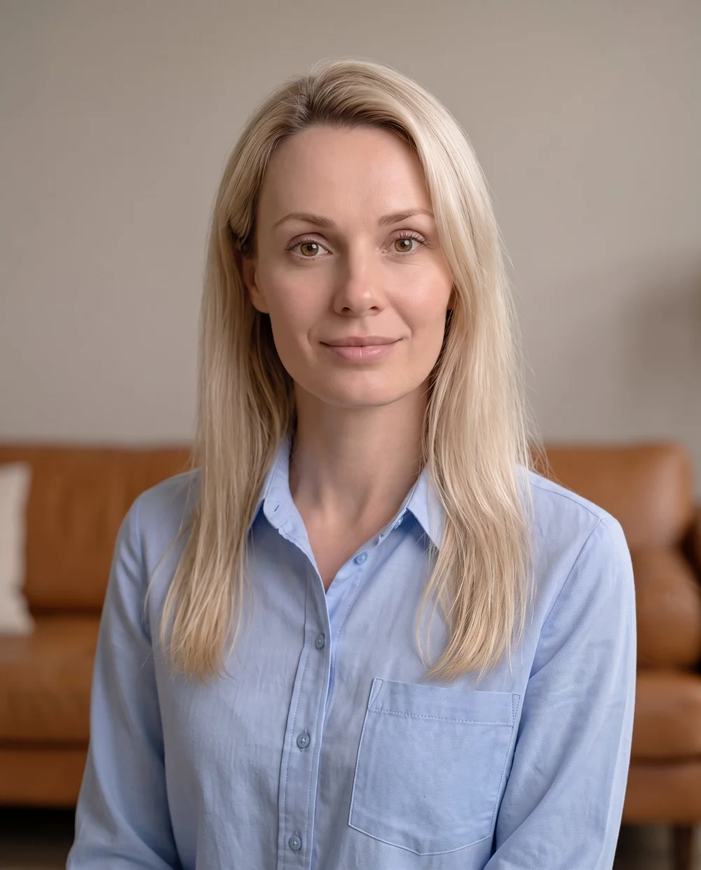 Portrait of Dr Alison Lennox