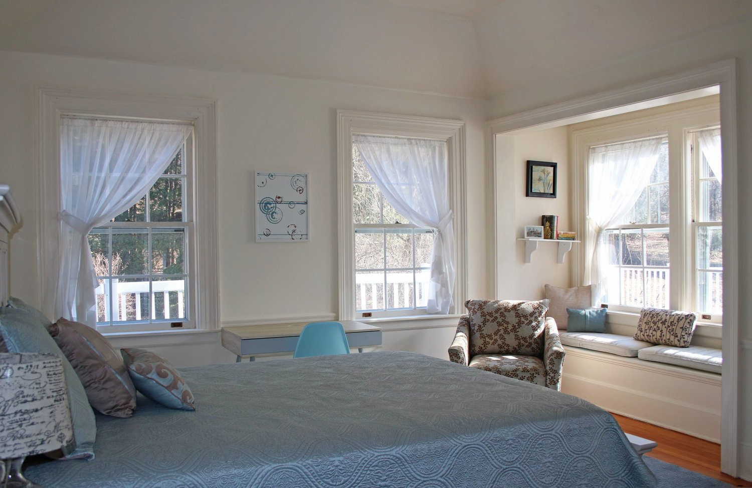 Isadore'sRm.3_3726.jpg