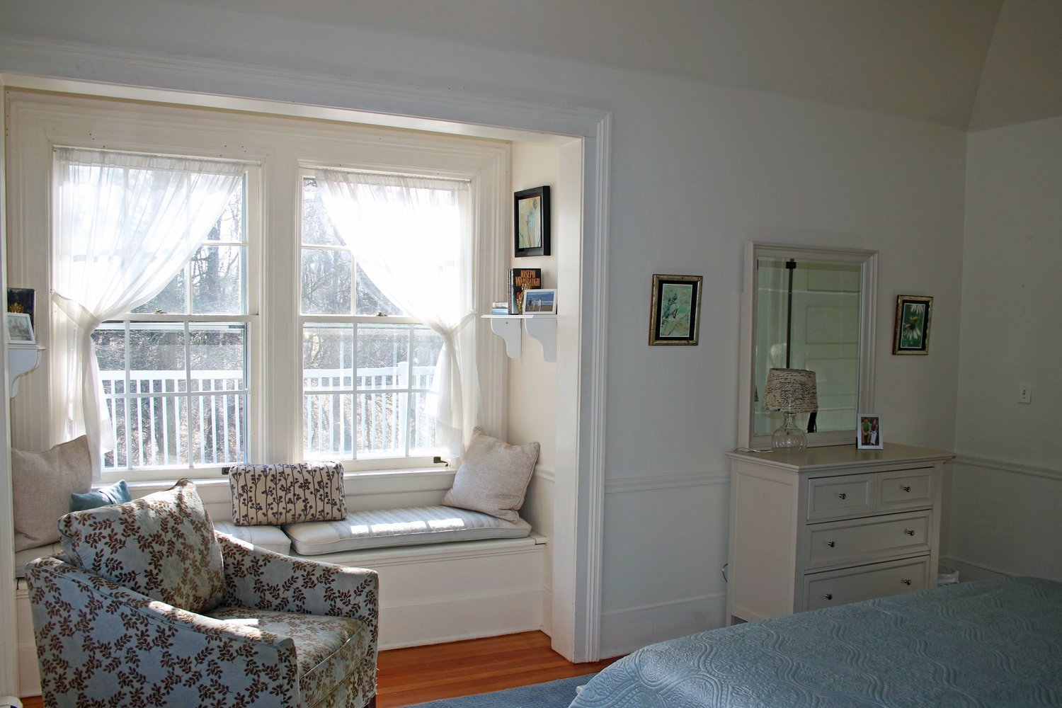 Isadore'sRm.2_3728.jpg