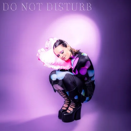 204912-ella-galvin-shares-new-single-do-not-disturb-1455802.jpg
