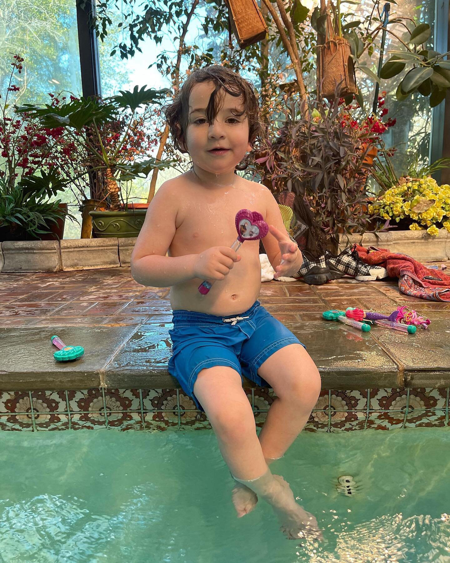 Nothing like indoor swim lessons at your house on a beautiful day ☀️ 🐡 🧞&zwj;♀️ 🧜🏻&zwj;♀️ 
.
.
.
.
.
.
#indoorswimmingpool #indoorswimlessons #phillyswim #mainlineswimlessons #swimlessons #philadelphiaswim #pennvalley #pennvalleyswimlessons #baby