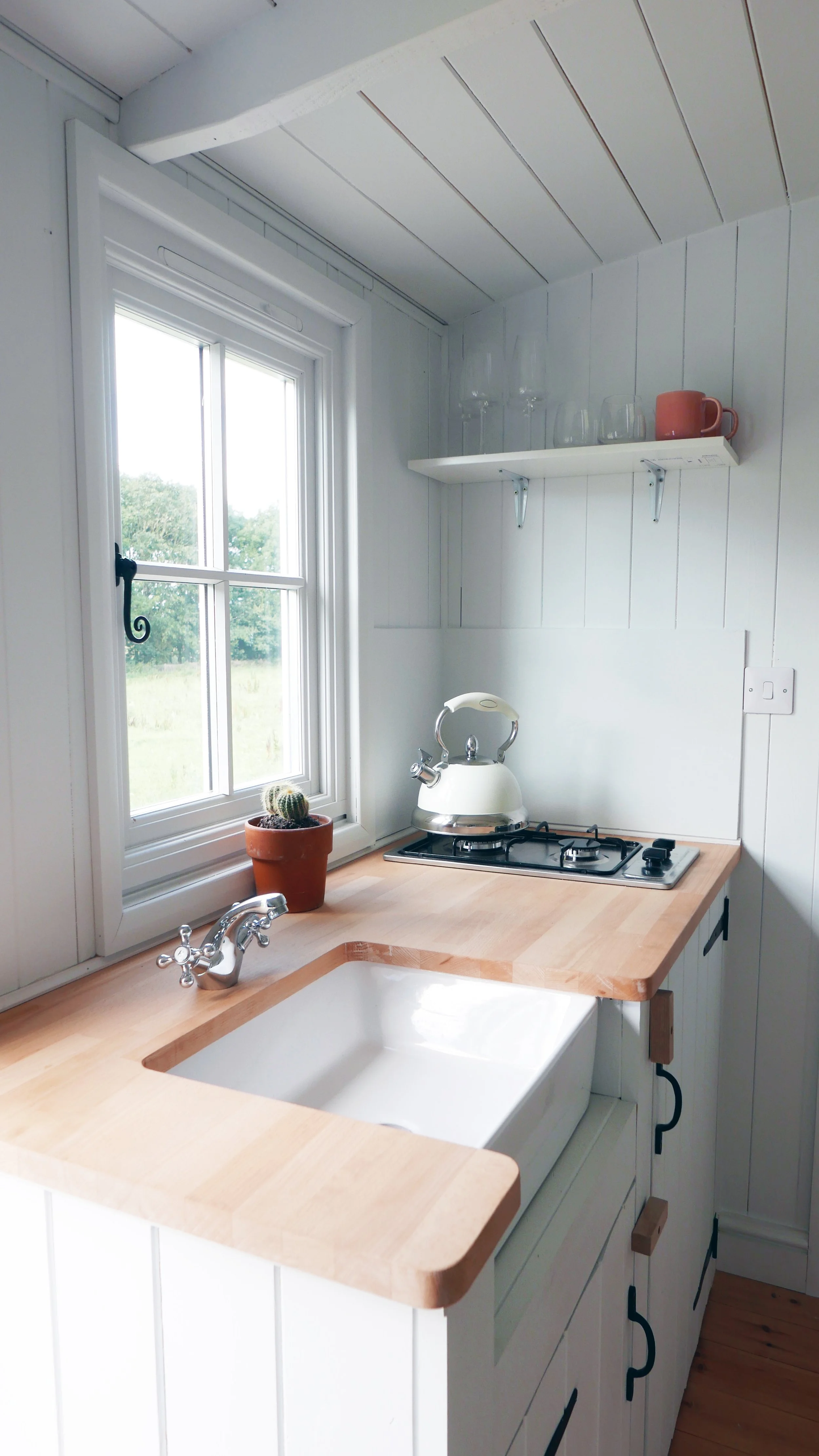 Shepards_Hut_Kitchen.jpg