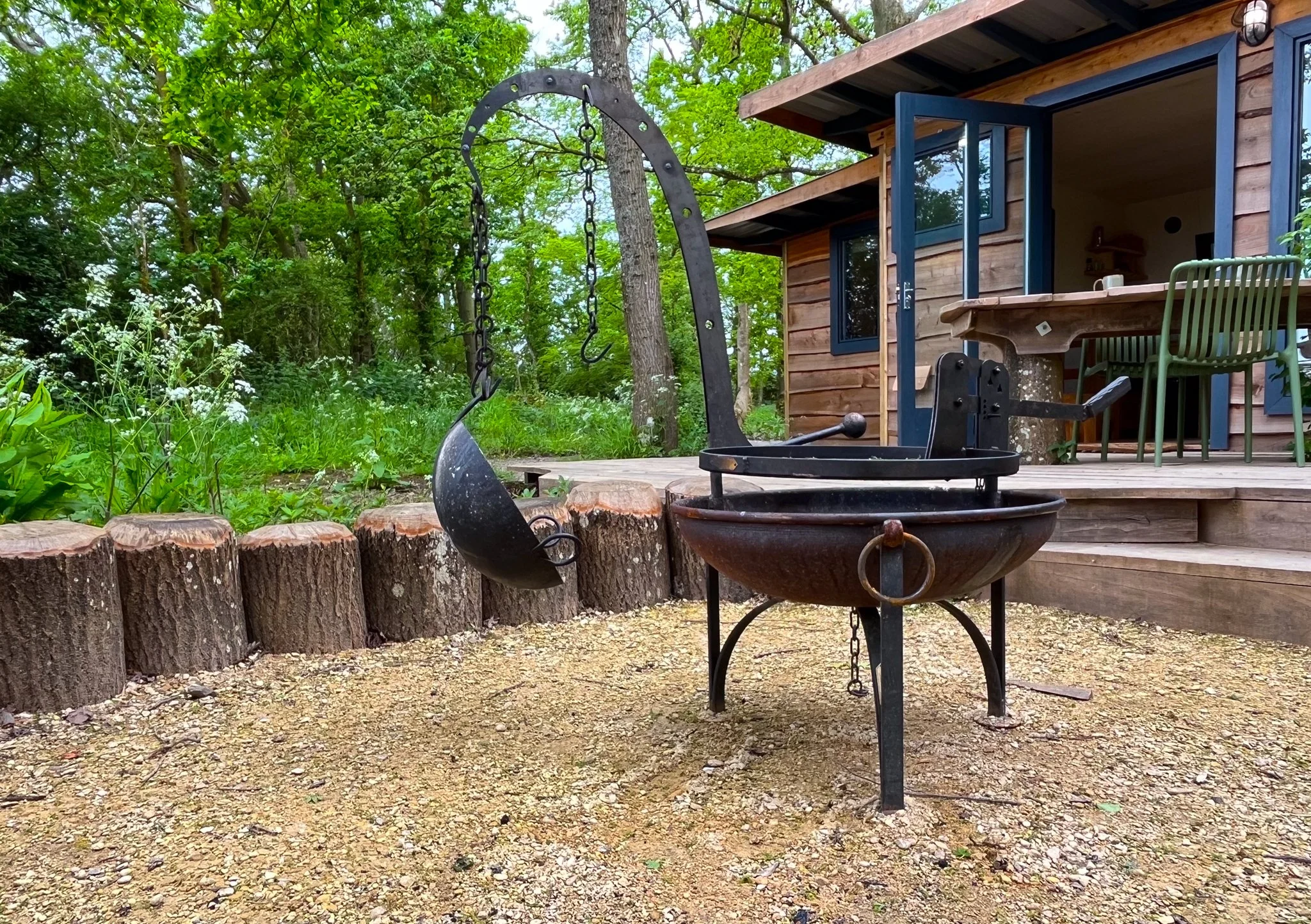 Cabin_Outside_Cook_02.jpg
