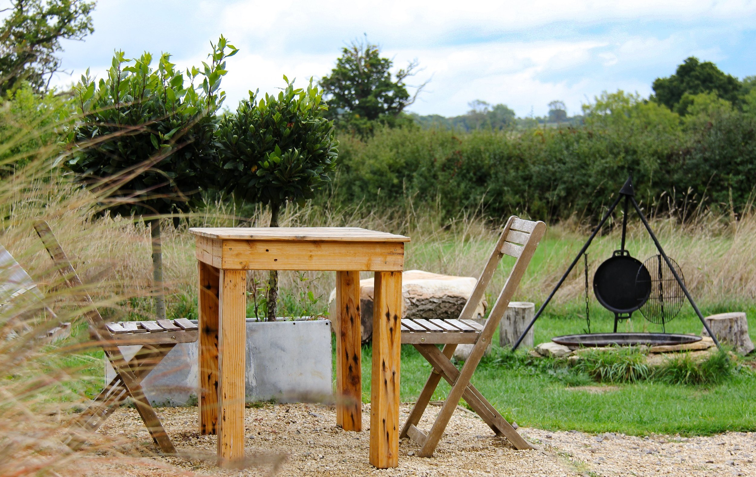 Shepards_Hut_Outside_Dining.jpg